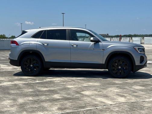 2025 Volkswagen Atlas Cross Sport 2.0T SE w/Technology 4MOTION