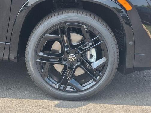 2025 Volkswagen Tiguan 2.0T SE R-Line Black 4MOTION