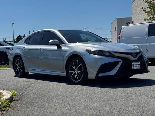 Celestial Silver Metallic 2021 Toyota Camry SE