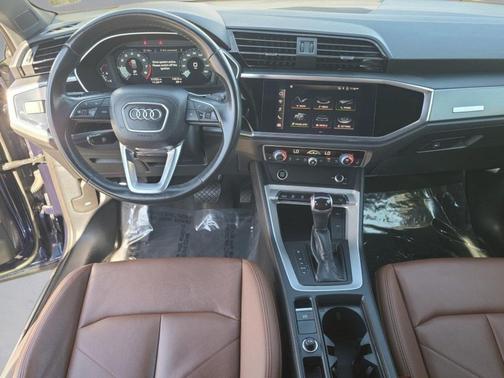 2022 Audi Q3 45 S line Premium
