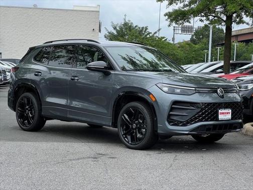 2025 Volkswagen Tiguan 2.0T SE R-Line Black 4MOTION