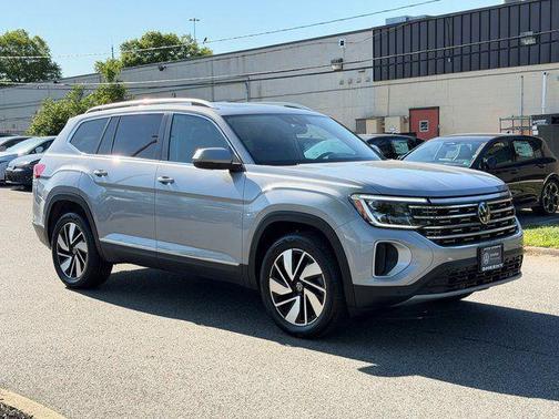 Silver Mist Metallic 2024 Volkswagen Atlas 2.0T SEL