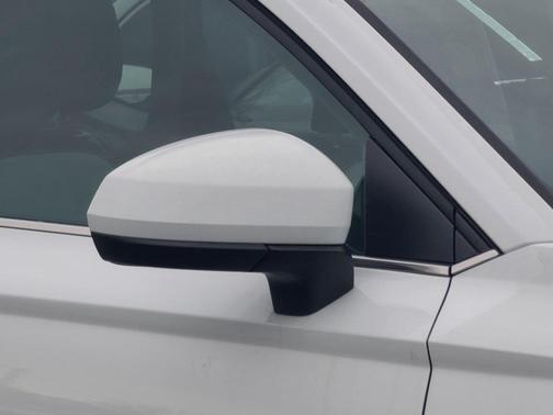 2026 Volkswagen Taos SEL