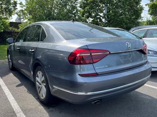 2018 Volkswagen Passat 2.0T SE