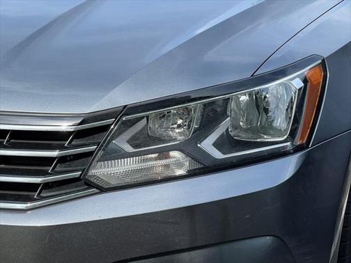 2018 Volkswagen Passat 2.0T SE