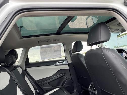 2025 Volkswagen Taos 1.5T SEL