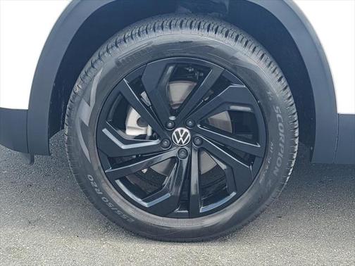 2023 Volkswagen Atlas 2.0T SE w/Technology 4MOTION