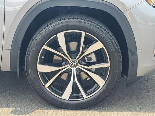 2025 Volkswagen Atlas 2.0T SEL Premium R-Line 4MOTION