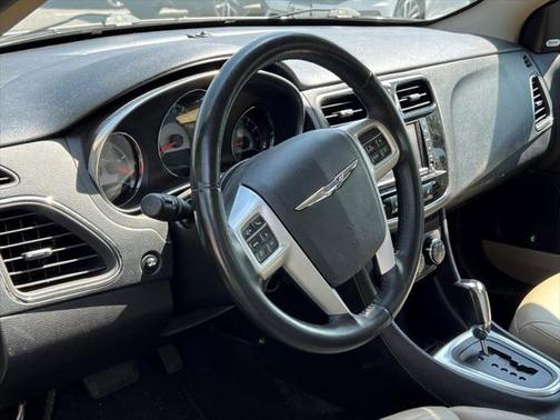 2013 Chrysler 200 Limited