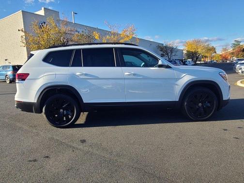 2025 Volkswagen Atlas 2.0T SE w/Technology 4MOTION