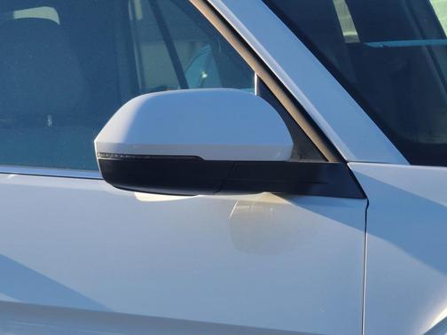 2025 Volkswagen Atlas 2.0T SE w/Technology 4MOTION