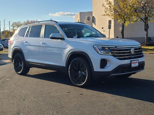 2025 Volkswagen Atlas 2.0T SE w/Technology 4MOTION