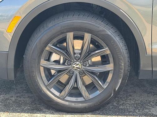 2024 Volkswagen Tiguan 2.0T SE 4MOTION