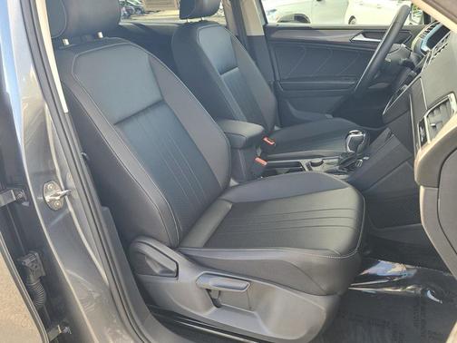 2024 Volkswagen Tiguan 2.0T SE 4MOTION