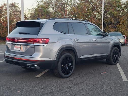 Mist 2026 Volkswagen Atlas 2.0T SE w/Technology 4MOTION