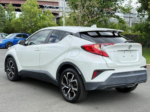 Blizzard Pearl 2018 Toyota C-HR XLE