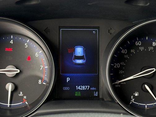 Blizzard Pearl 2018 Toyota C-HR XLE