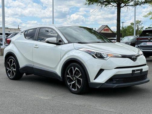 Blizzard Pearl 2018 Toyota C-HR XLE