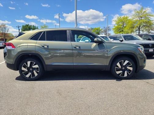 2025 Volkswagen Atlas Cross Sport 2.0T SE w/Technology 4MOTION
