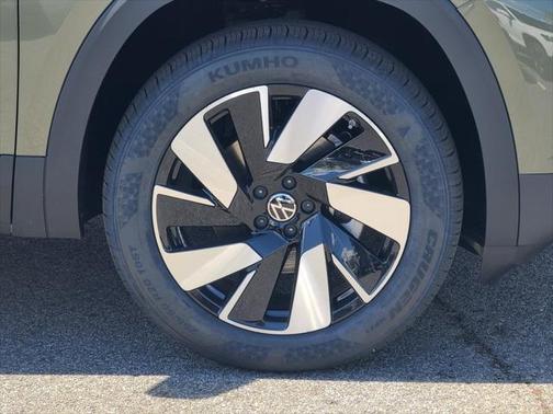 2025 Volkswagen Atlas Cross Sport 2.0T SE w/Technology 4MOTION