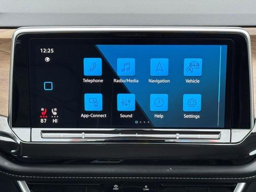 2025 Volkswagen Atlas 2.0T SE w/Technology 4MOTION