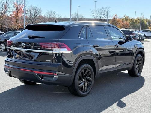 2022 Volkswagen Atlas Cross Sport 2.0T SE w/Technology 4MOTION