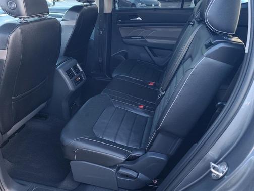 2023 Volkswagen Atlas 3.6L SEL Premium