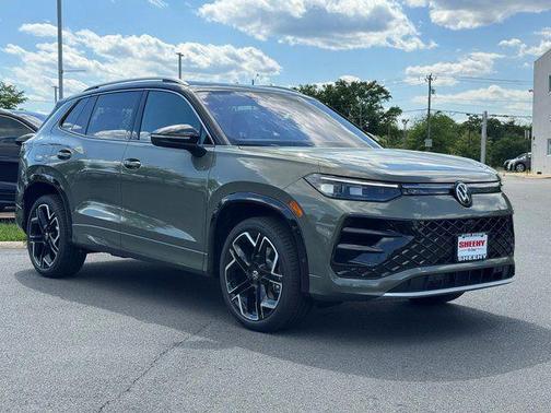 Avocado Green w/Deep Black Roof 2026 Volkswagen Tiguan 2.0T SEL R-Line 4MOTION