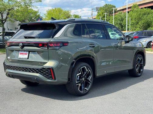 Avocado Green w/Deep Black Roof 2026 Volkswagen Tiguan 2.0T SEL R-Line 4MOTION