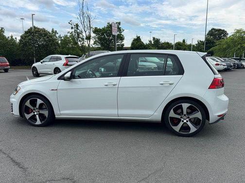 Pure White 2016 Volkswagen Golf GTI 2.0T SE 4-Door