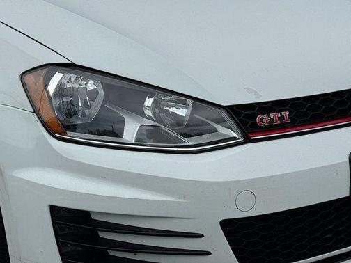 Pure White 2016 Volkswagen Golf GTI 2.0T SE 4-Door