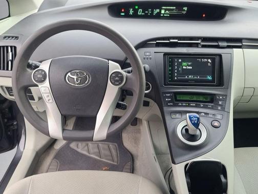 2011 Toyota Prius III