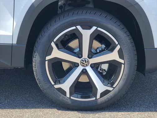2025 Volkswagen Taos 1.5T SEL