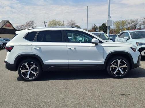 2025 Volkswagen Taos 1.5T SEL