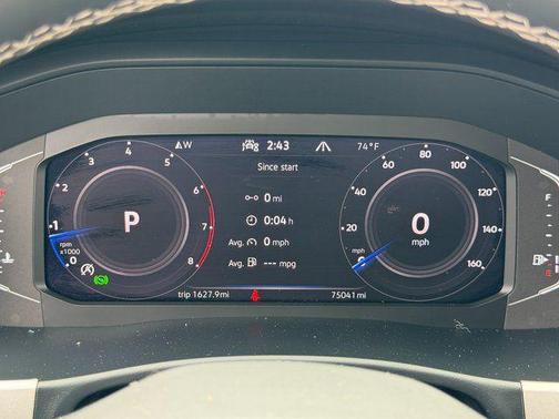 Pure White 2022 Volkswagen Atlas 2.0T SE w/Technology 4MOTION
