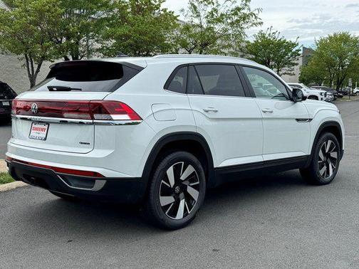 White Pearl 2026 Volkswagen Atlas Cross Sport 2.0T SE w/Technology 4MOTION