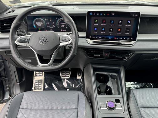 2025 Volkswagen Tiguan 2.0T SE R-Line Black 4MOTION