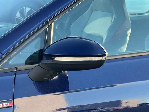 2022 Volkswagen Golf GTI 2.0T SE DSG