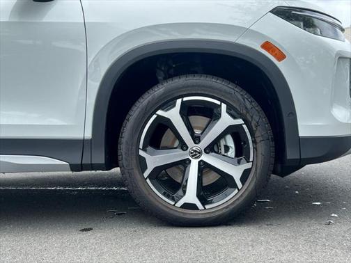 2025 Volkswagen Tiguan 2.0T SE 4MOTION