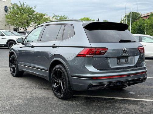 Platinum Gray Metallic 2024 Volkswagen Tiguan 2.0T SE R-Line Black