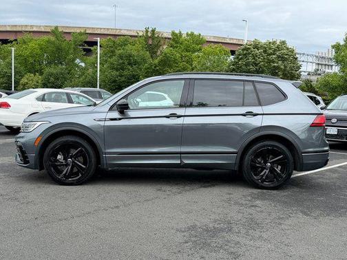 Platinum Gray Metallic 2024 Volkswagen Tiguan 2.0T SE R-Line Black