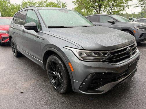 Platinum Gray Metallic 2024 Volkswagen Tiguan 2.0T SE R-Line Black