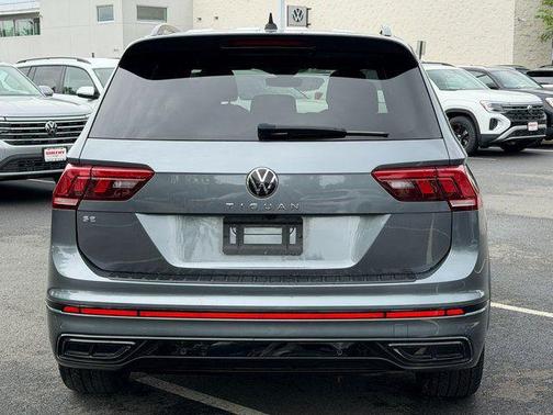 Platinum Gray Metallic 2024 Volkswagen Tiguan 2.0T SE R-Line Black