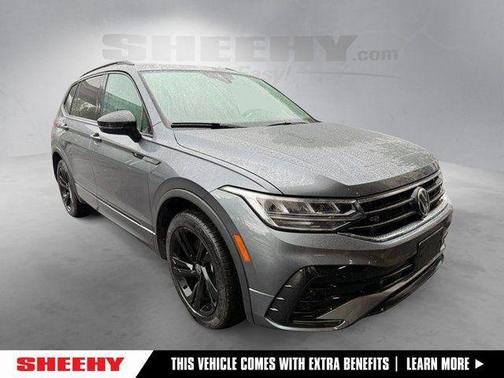 Platinum Gray Metallic 2024 Volkswagen Tiguan 2.0T SE R-Line Black