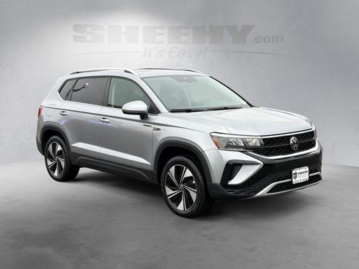 Silver Metallic 2024 Volkswagen Taos 1.5T SE