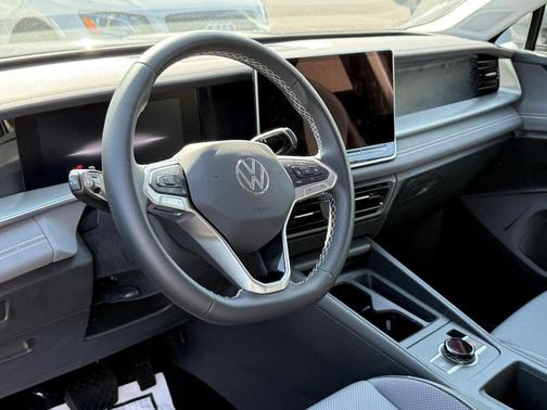 2025 Volkswagen Tiguan 2.0T SE 4MOTION