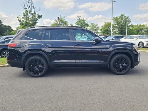 2025 Volkswagen Atlas 2.0T SE w/Technology 4MOTION