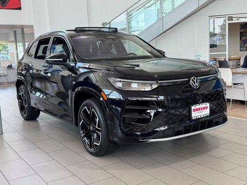 deep black pearl 2026 Volkswagen Tiguan 2.0T SEL R-Line 4MOTION