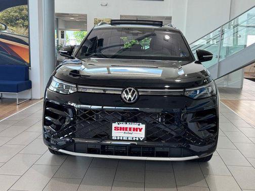 deep black pearl 2026 Volkswagen Tiguan 2.0T SEL R-Line 4MOTION