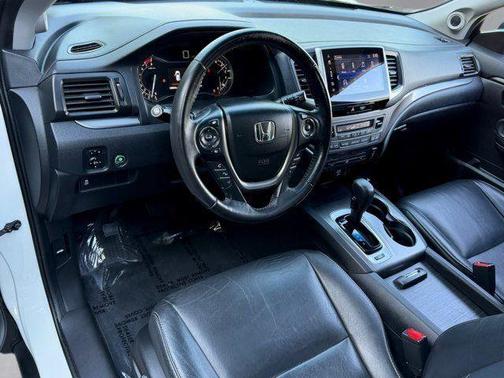 White Diamond Pearl 2018 Honda Pilot EX-L